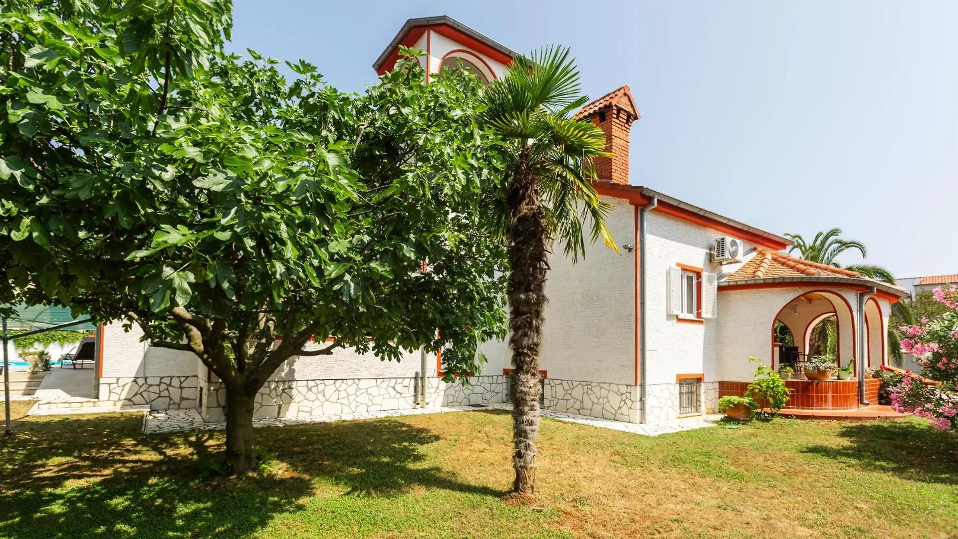 Villa Anna With Pool By Poreč