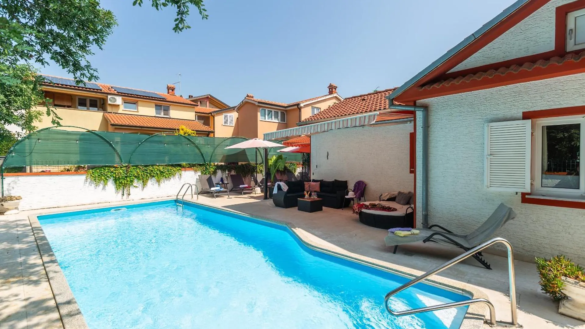 Villa Anna With Pool By Poreč