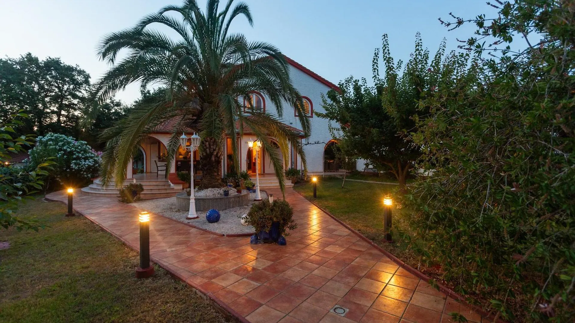Villa Anna With Pool By Poreč