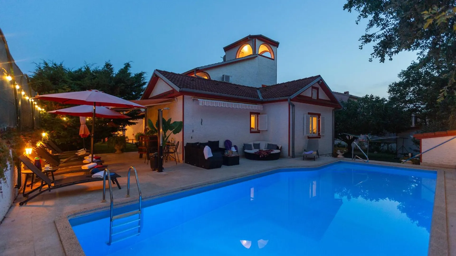 Villa Anna With Pool By Poreč 0*,
